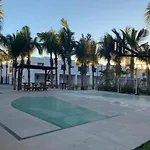 Casa nueva de lujo frente a la alberca