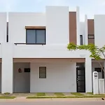 Casa Coral Lujo Y Equipamiento Resdencial Palmilla