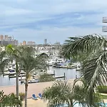 Hermoso En Marina , Hermosas Vistas By G P S Rentas