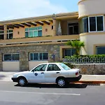 Los Pinos Casa-Habitacion