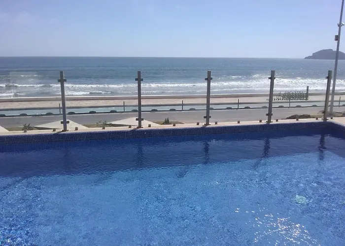 Departamento En Malecon Portico Beach