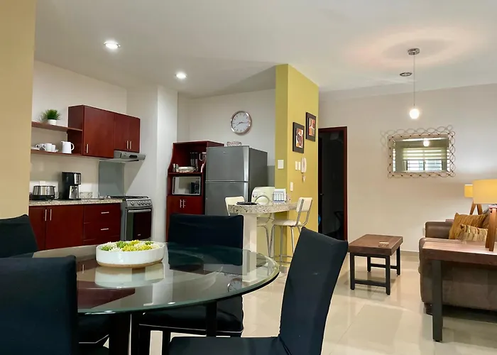 Ground Floor Apartment Close To The Beach, Shops And Restaurants