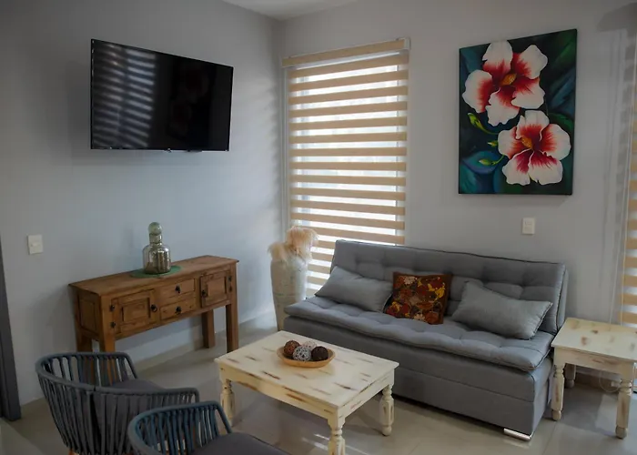 2Br/2Ba Condo 1 Block To Ocean! - Unit 3