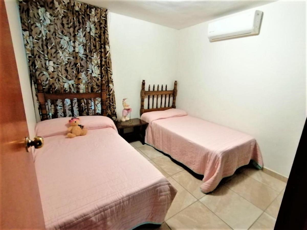 Apartment Depa Centrico A 2 Cuadras De A Playa, Central, Acuario. Mazatlan
