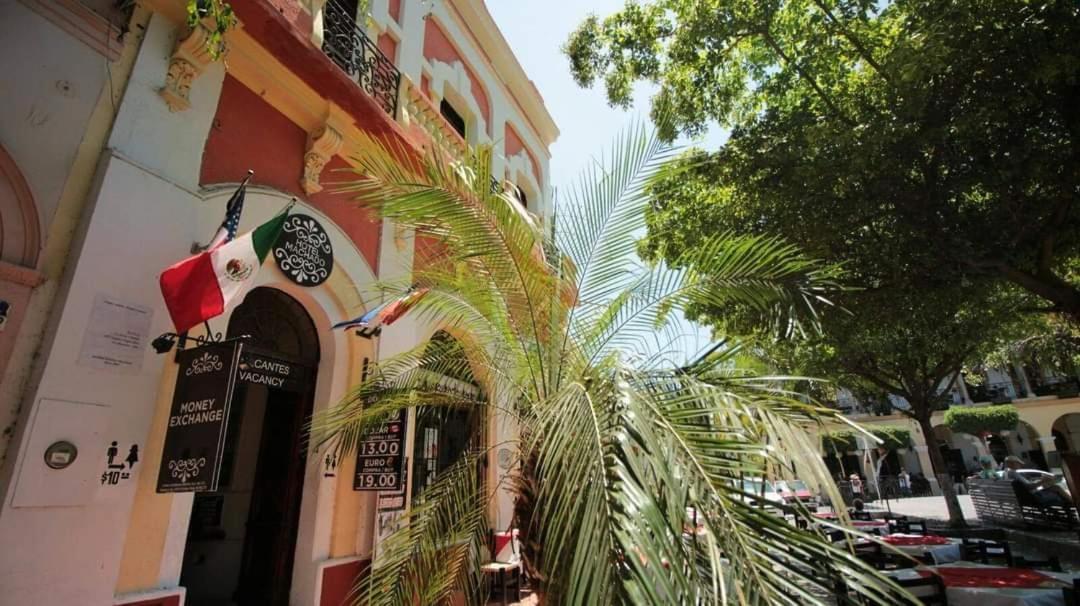 Hotel Machado *