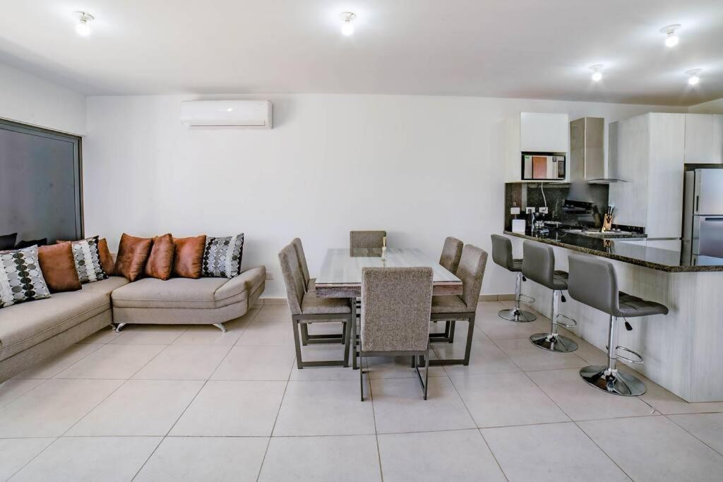 Cómodo Departamento Cerca De La Playa Apartamento