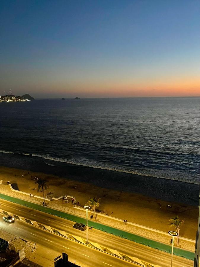 Apartment Tower 102 Malecon