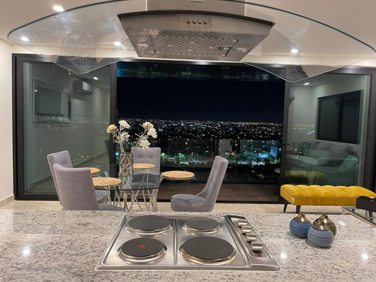 Apartment Tower 102 Malecon