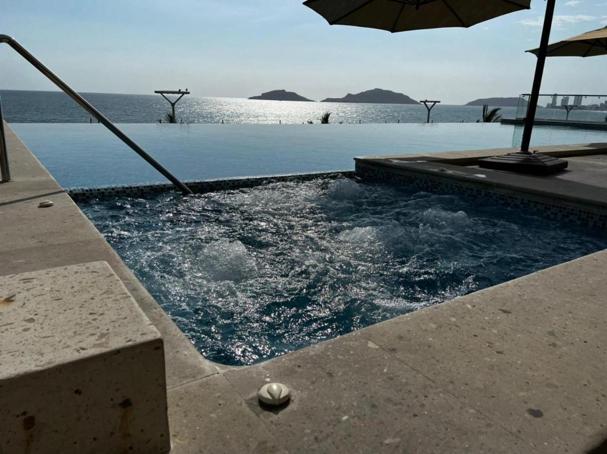 Apartment Luxury En Malecon, Alberca Infinity & Jacuzzi *