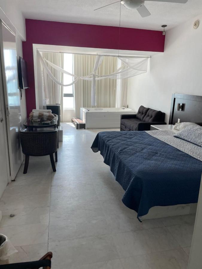 Crown Park Royal Apartment *