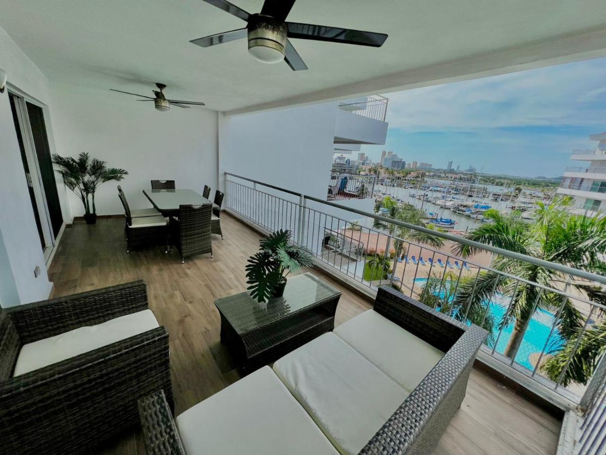 Costa Veleros Marina 5003 Mazatlán
