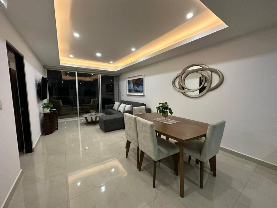 Apartamento En Sunset View 1202