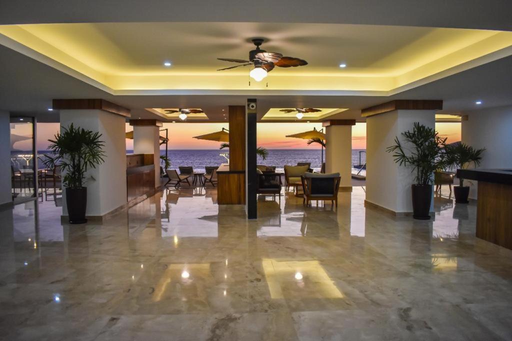 En Sunset View 1202 *