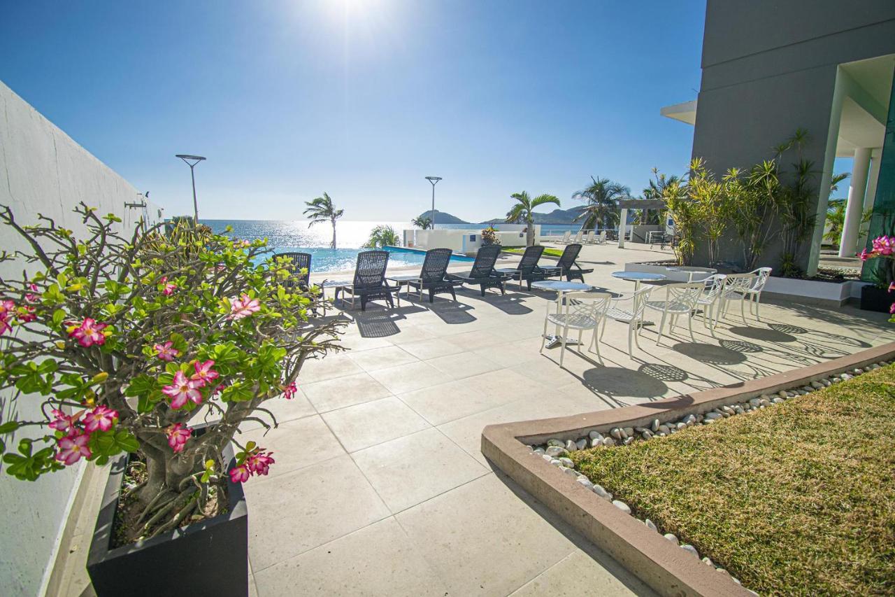 The View Never Gets Old- Horizon Sky 801 Apartment