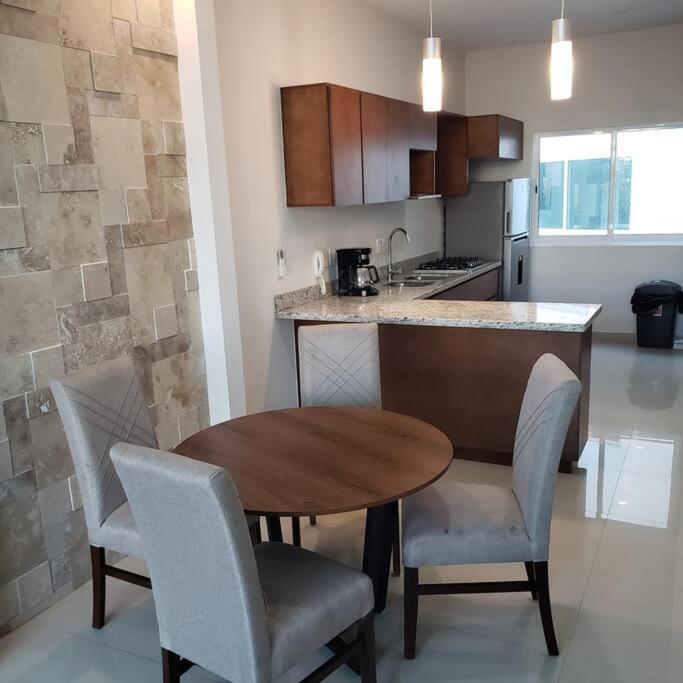 Apartamento Milan Cuatro. 2 Cuadras De Playa Del Delfin Mazatlán