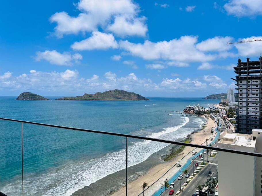 Elegante Con Vista Al Mar Y Malecon By G P S Rentas * Mazatlán