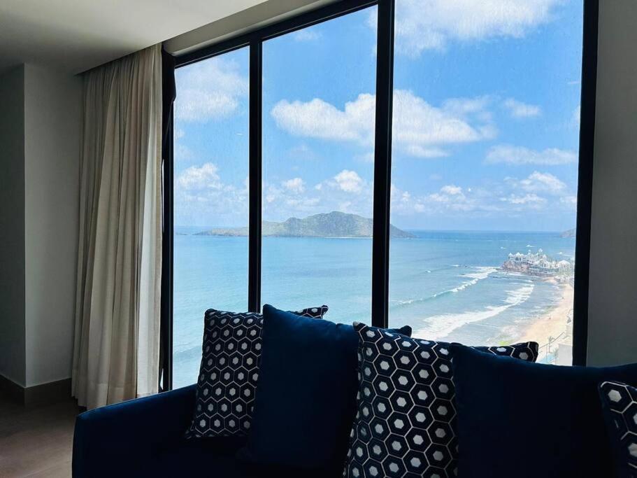 Elegante Con Vista Al Mar Y Malecon By G P S Rentas Mazatlán