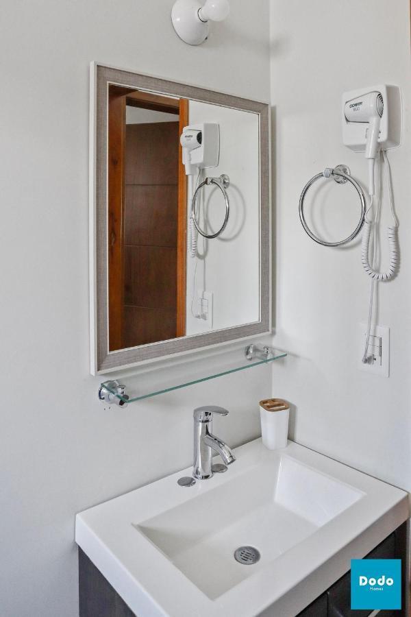 Residencial A 5 Min. De Plaza Comercial Apartment *