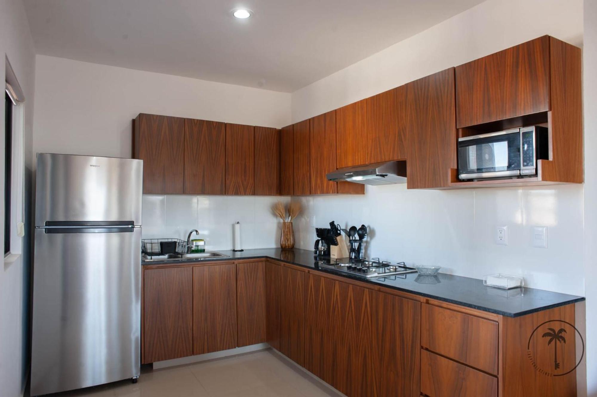 Comfy With Stylish Furnishings & Private Balcony - Antigua Apartamento *