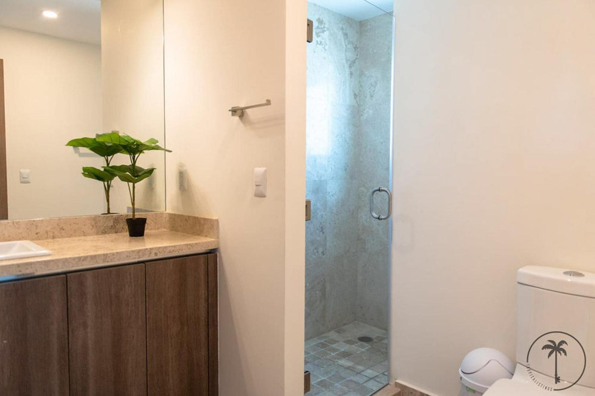 Garza. Lujoso Departamento A Pasos Del Malecón Apartamento *