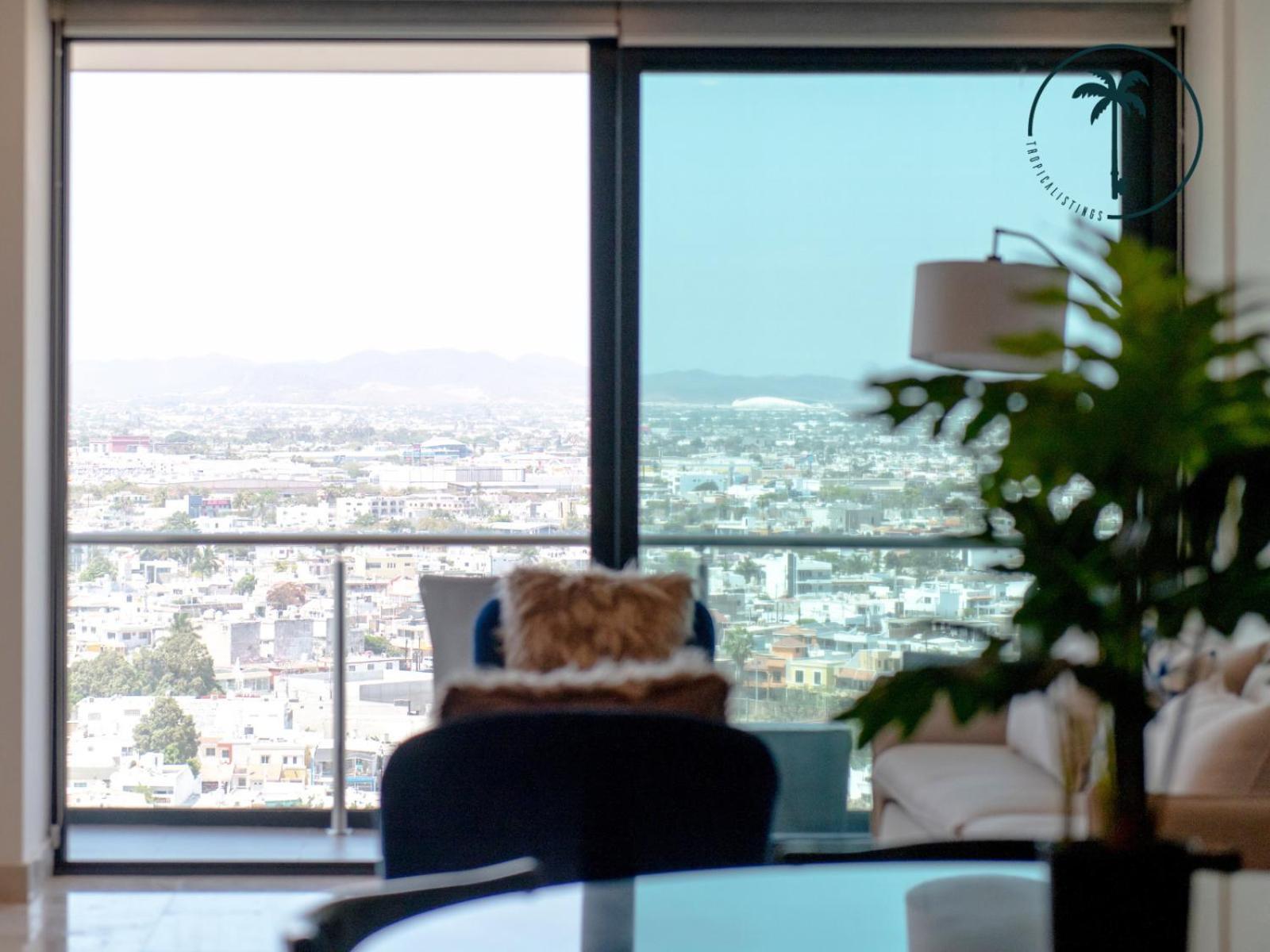 Apartment With Great Views In Prime Location