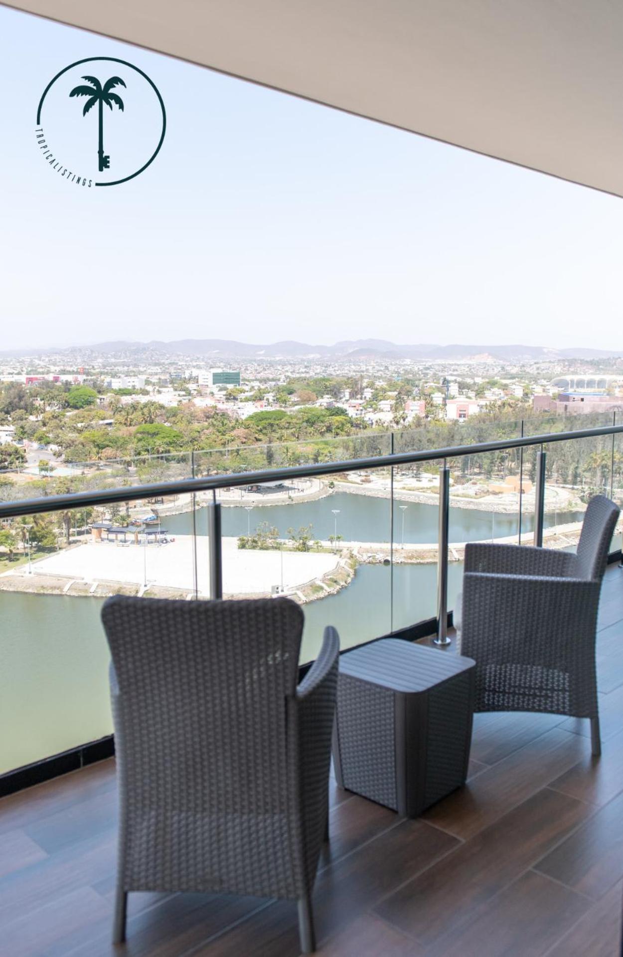 With Great Views In Prime Location Apartment Mazatlan