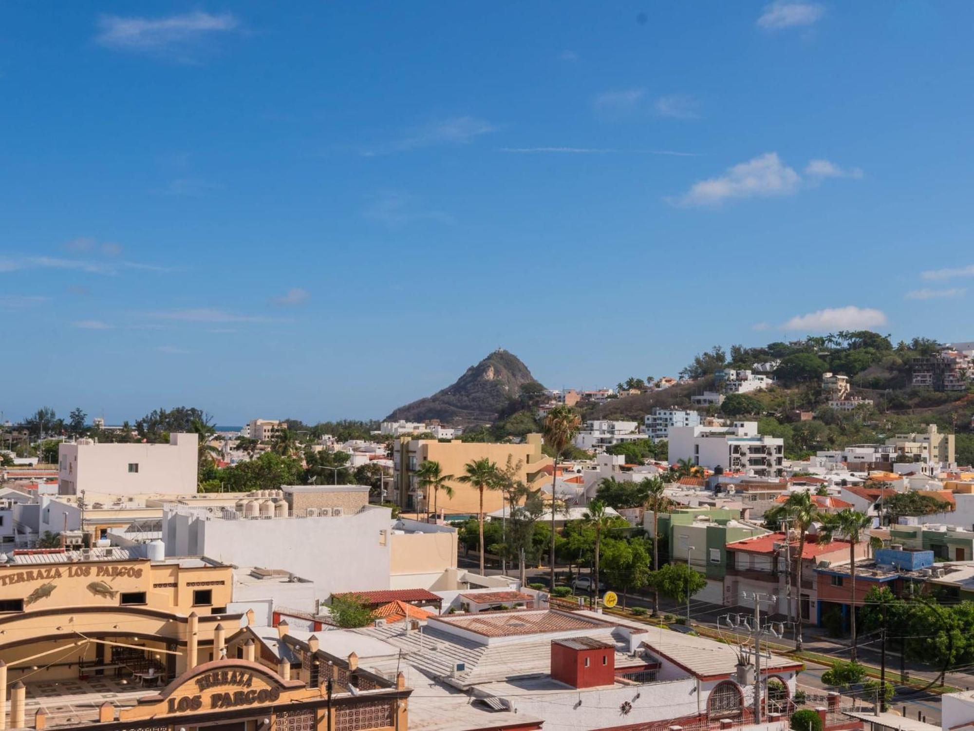 Apartamento Comfy With Stylish Furnishings & Private Balcony - Antigua Mazatlán