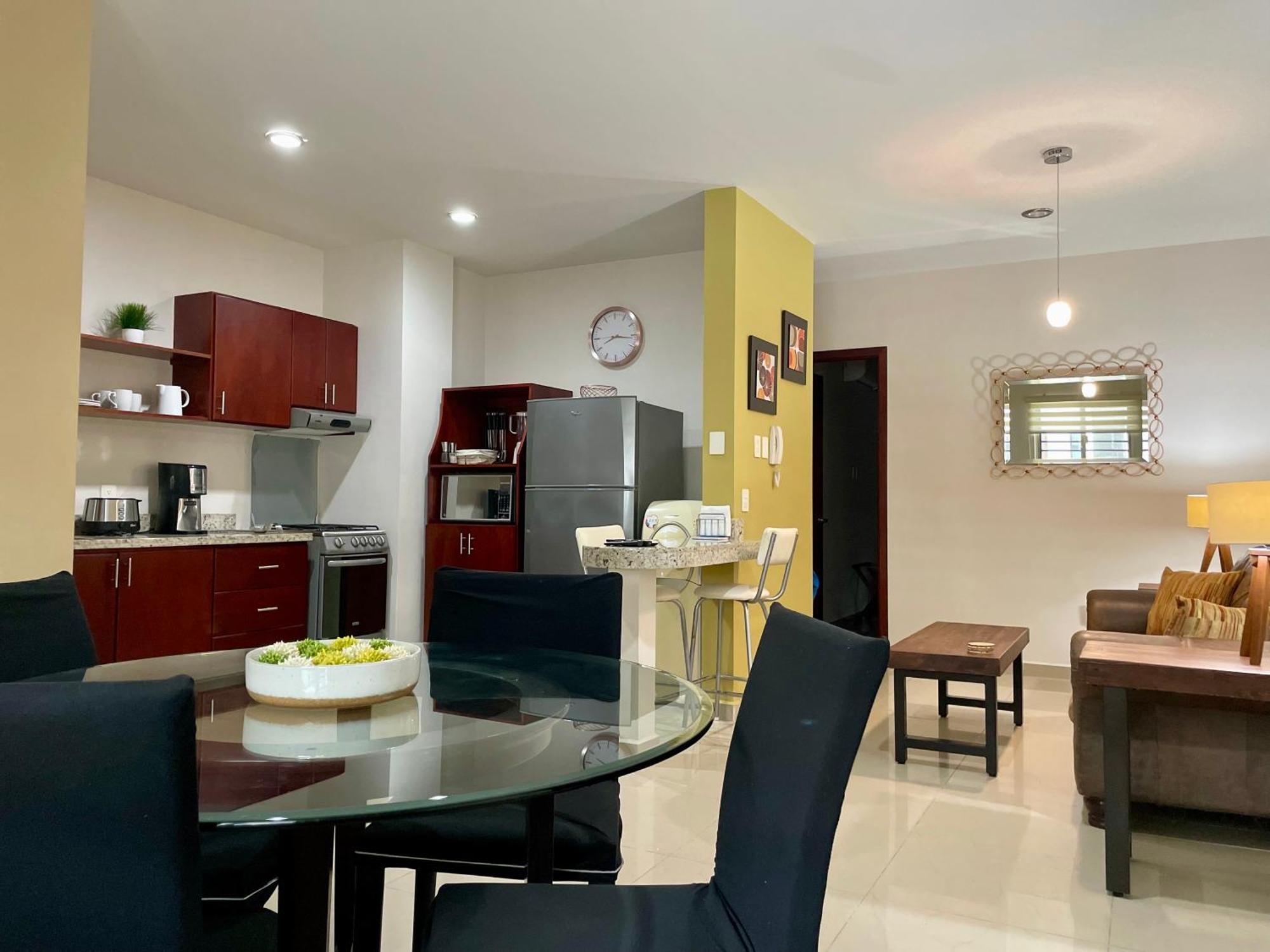 Apartment Ground Floor Close To The Beach, Shops And Restaurants