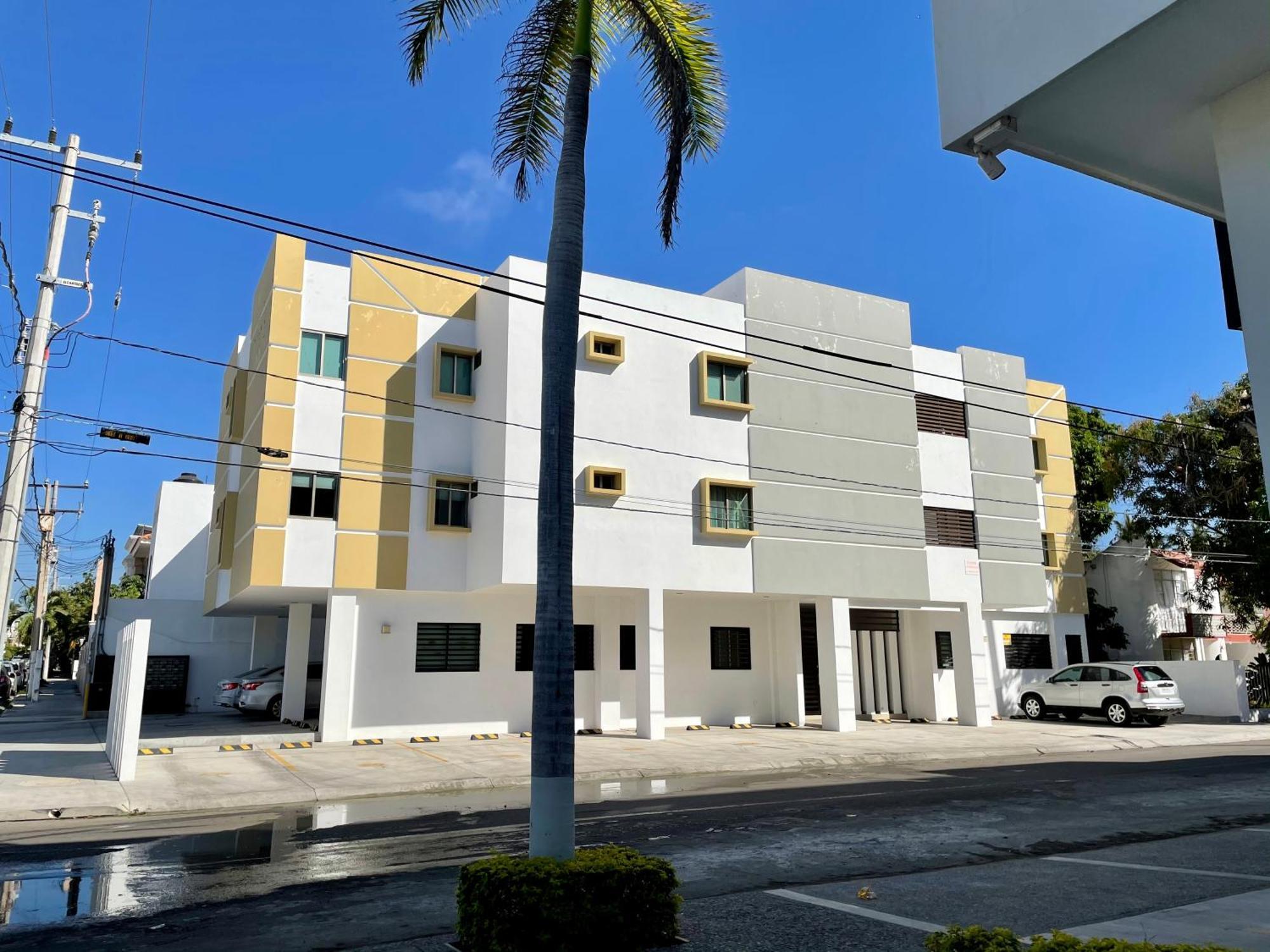 Apartment Ground Floor Close To The Beach, Shops And Restaurants *