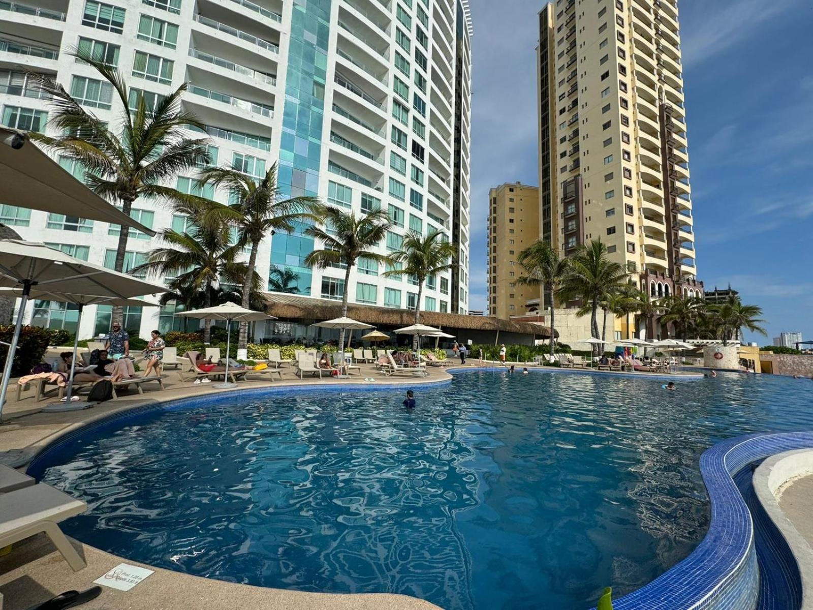 Crown Park Royal Apartment