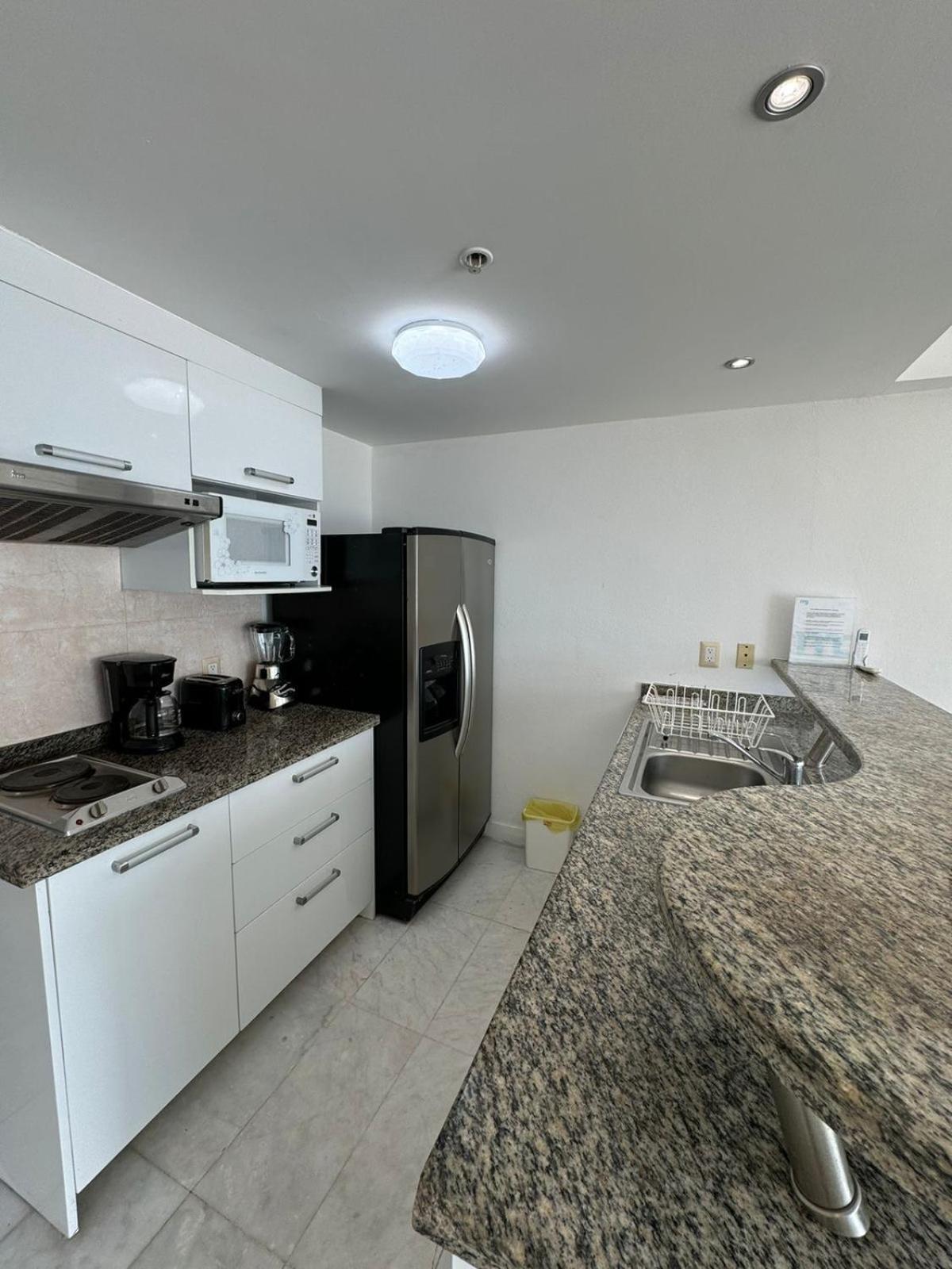 Crown Park Royal Apartment *