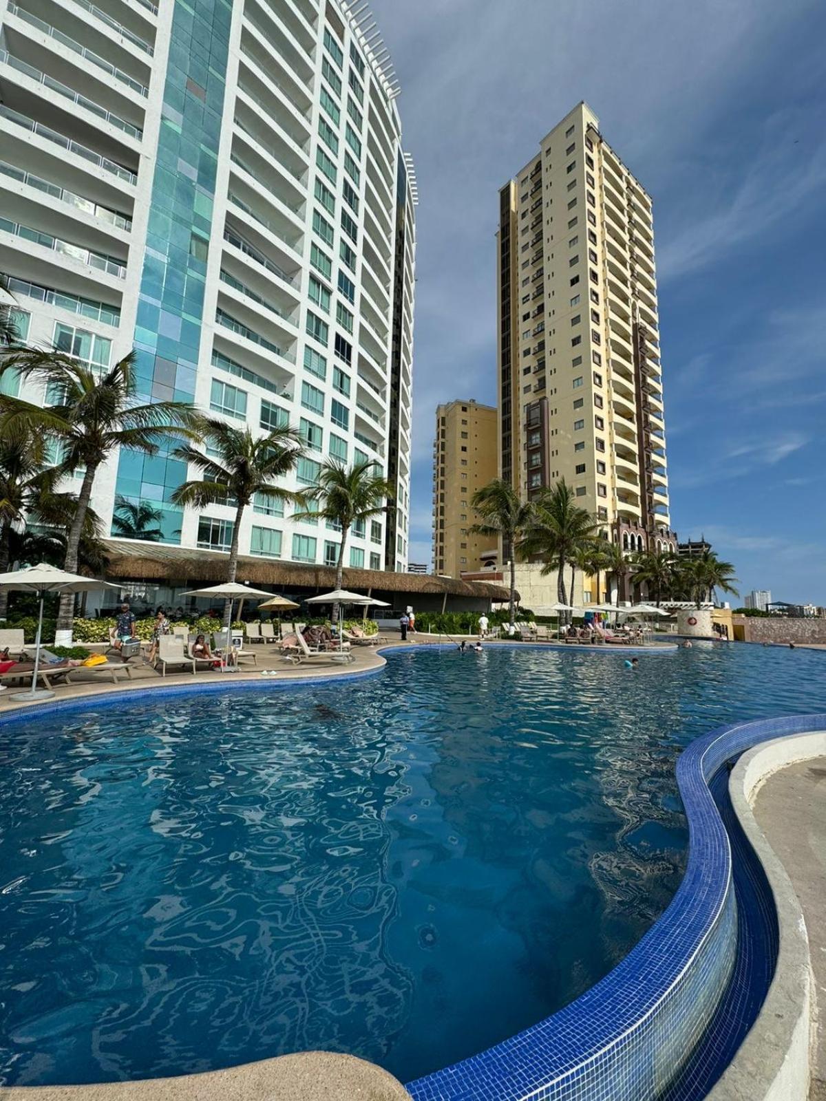 Crown Park Royal * Mazatlan