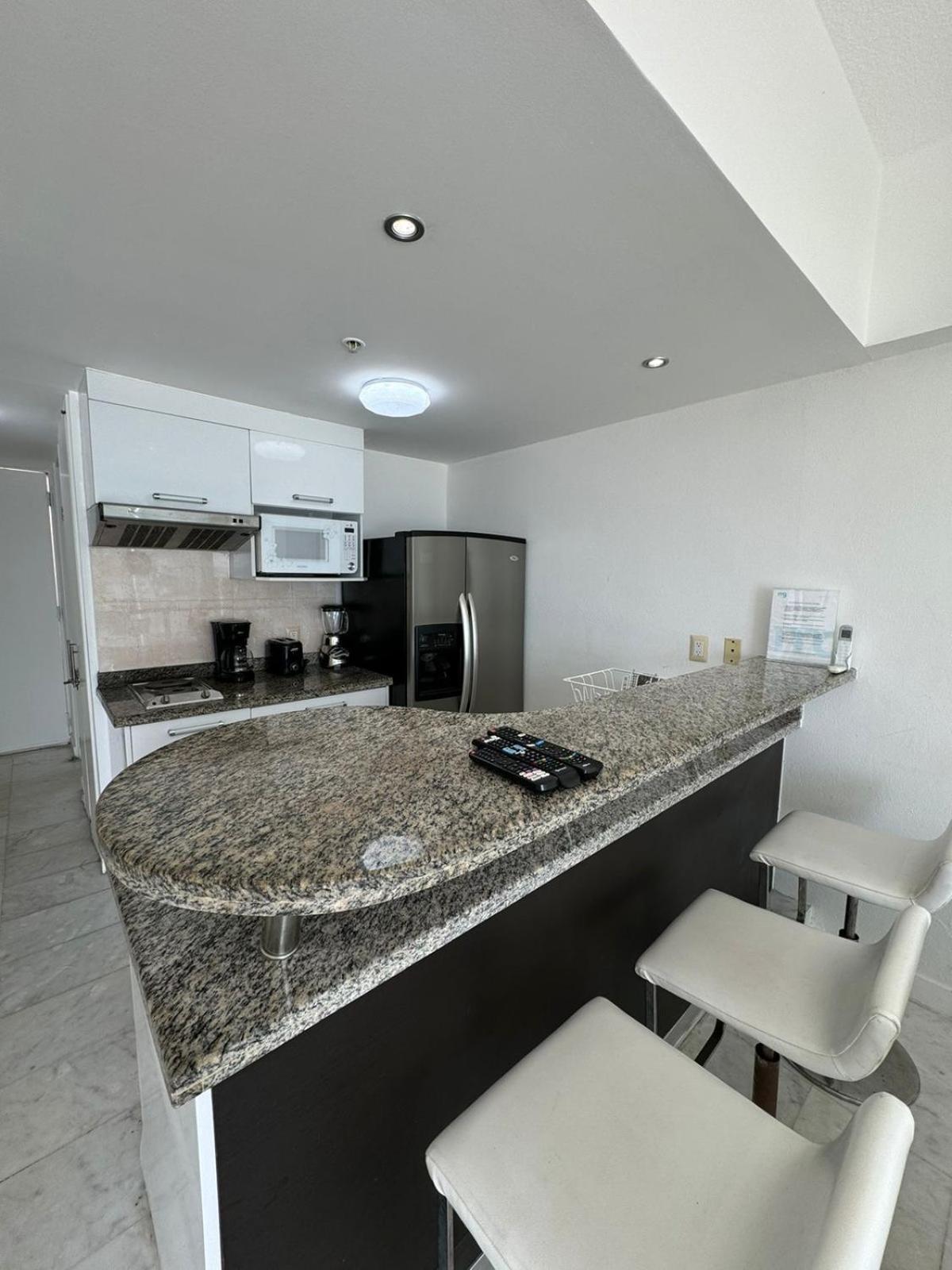 Crown Park Royal Apartment *