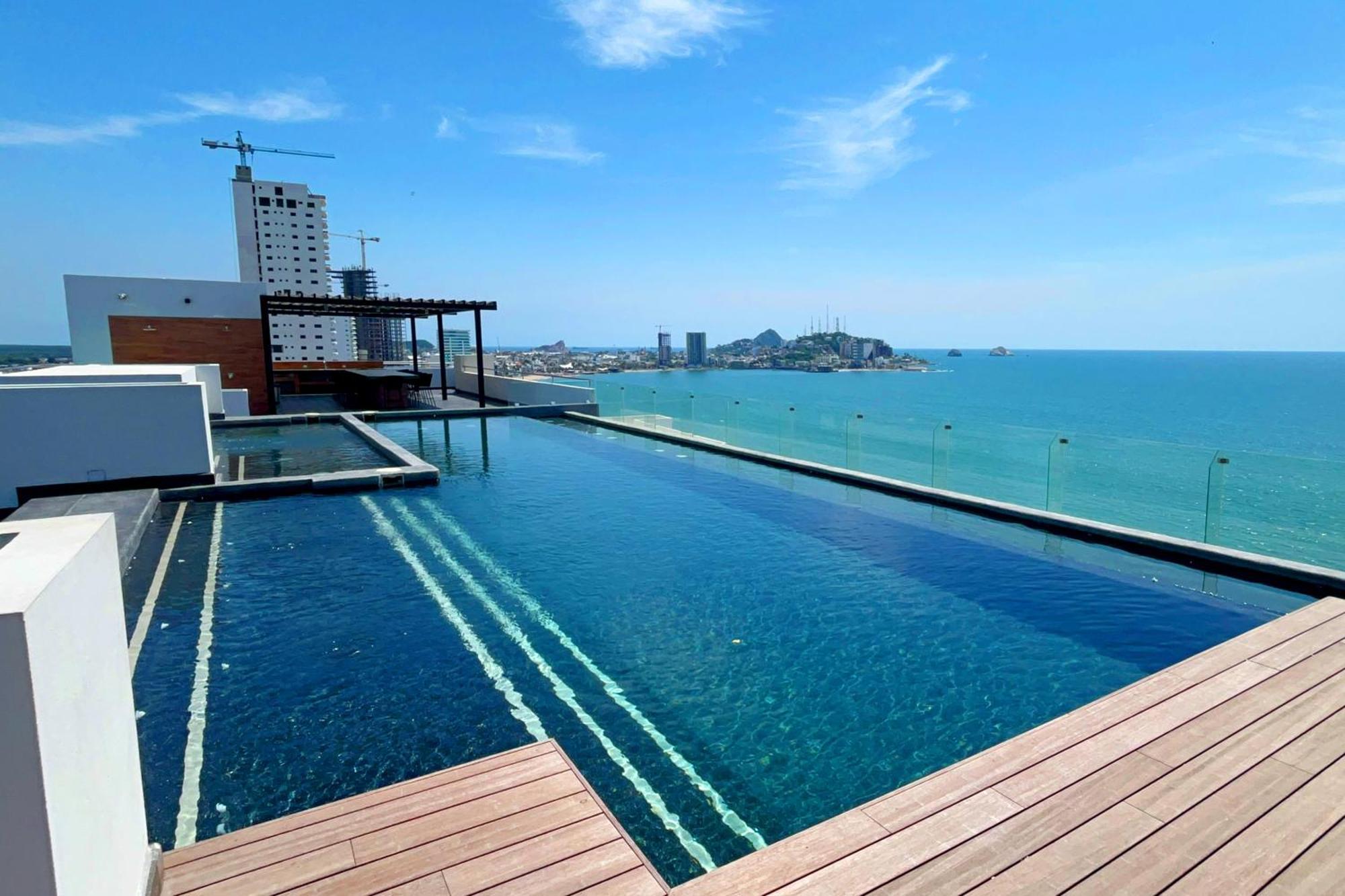 Departamento Frente Al Malecon * Mazatlán