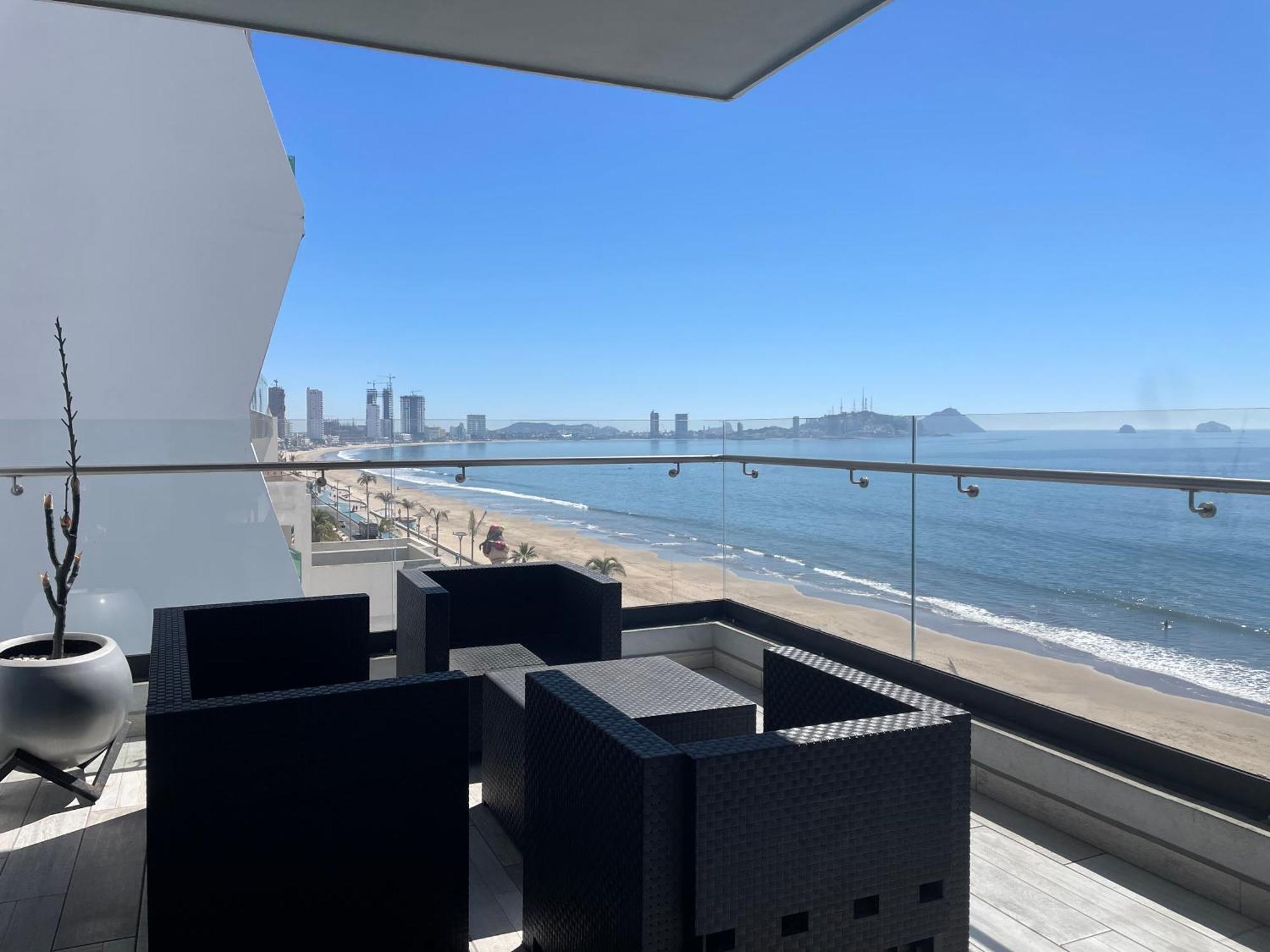 Sunset Malecon View Apartment Mazatlan