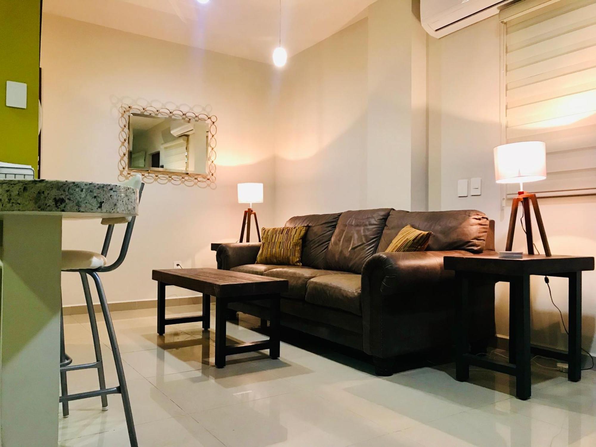 Ground Floor Close To The Beach, Shops And Restaurants Apartment