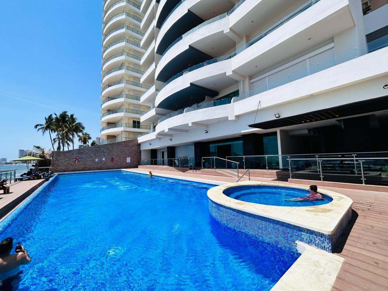 Depa Vista Al Atardecer Y A Pie De Playa By G P S Rentas Apartamento *