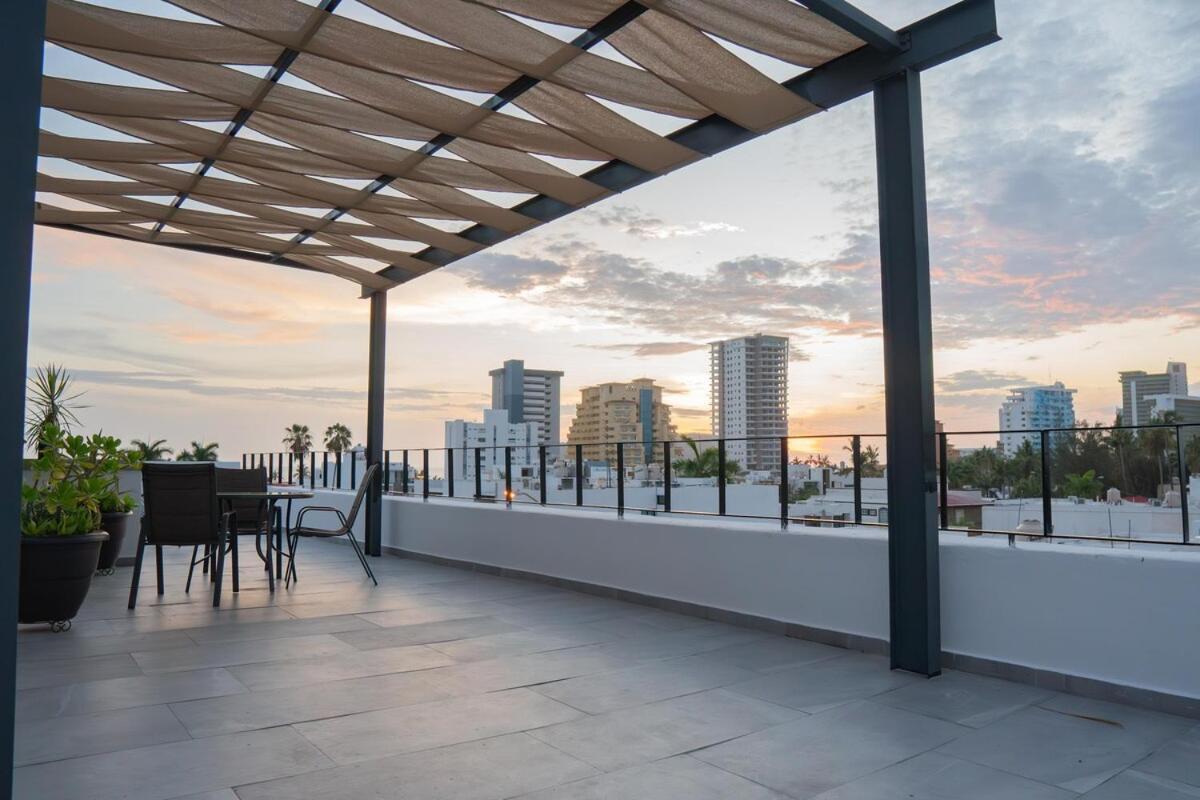 Few Steps From The Beach, At Golden Zone Apartment Mazatlan