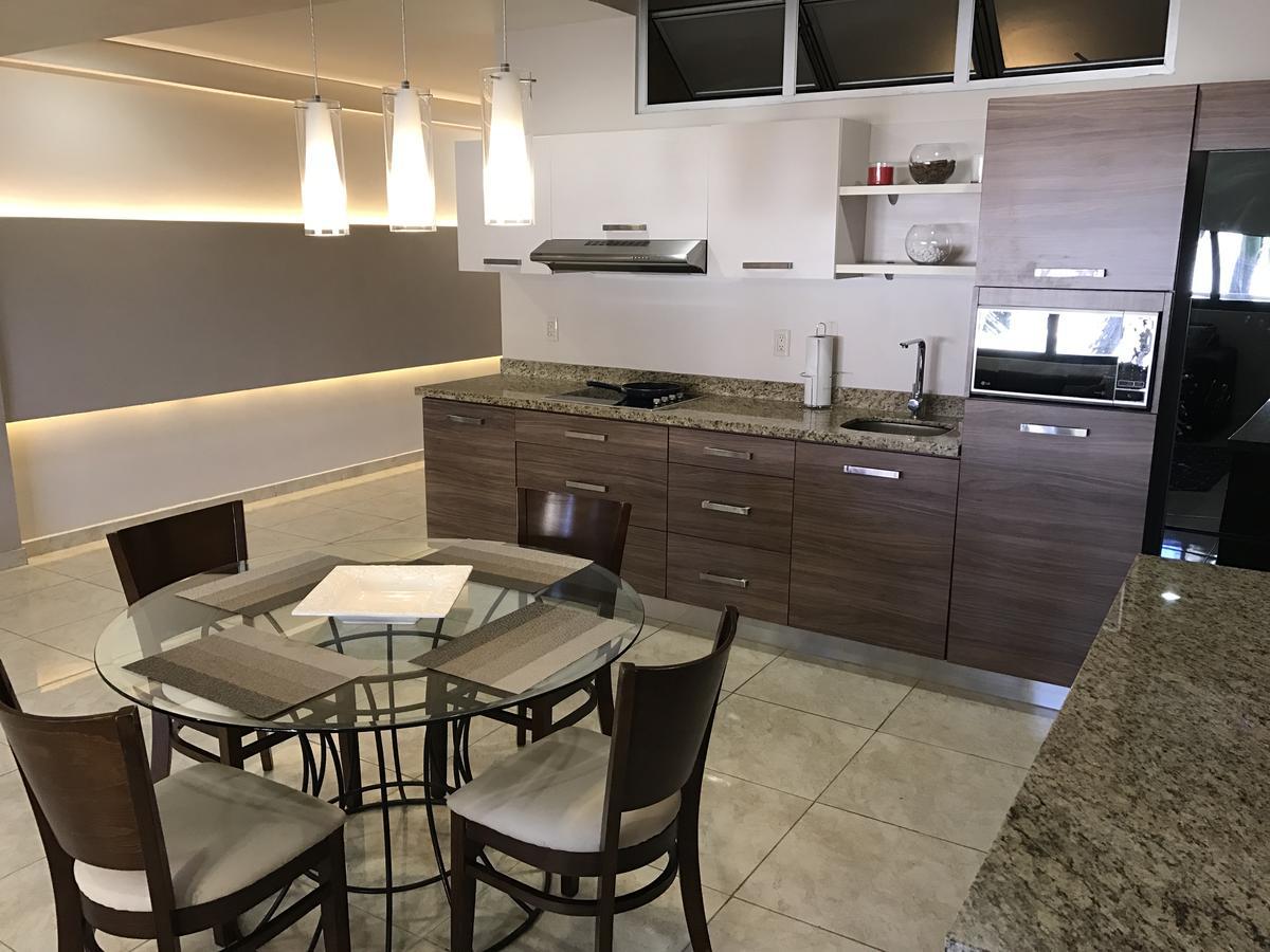 Marina Del Rey Apartment