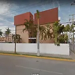 Departamento comodo, a media cuadra de la playa.