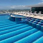 Condominio nuevo de lujo sobre el Malecon de Mazatlán