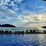Tramonto, A Beachfront Bliss!