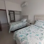 ¡Bonita Vista Al Mar Del Balcon!