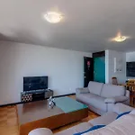 2 Bdr Apartment With Ocean View In Avenida Del Mar