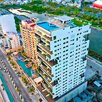 Departamento en el malecón, Torre Central 102