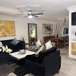 Casa Cerca Del Malecon