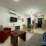 Promo-Sleeps 6-Walk To Beach & Mazagua Park-Pool-Gated