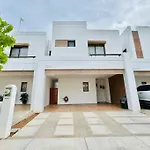 Casa En Privada Cerca De La Playa Y La Marina