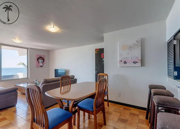2 Bdr Apartment With Ocean View In Avenida Del Mar