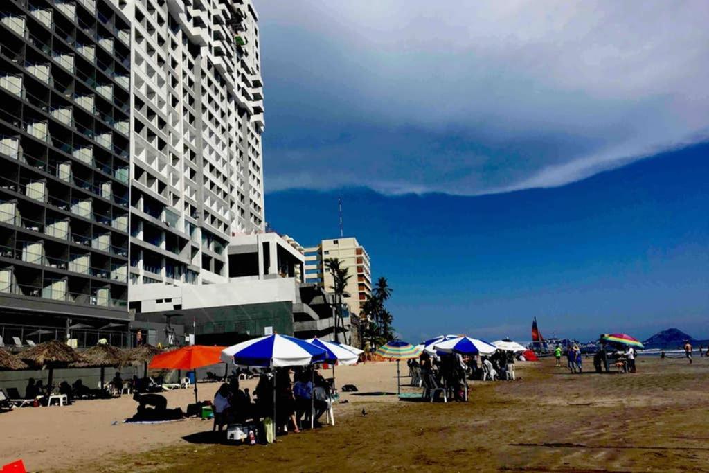 Apartamento Depadelux 35 Mt De La Playa! Zona Dorada Vista Al Mar! *